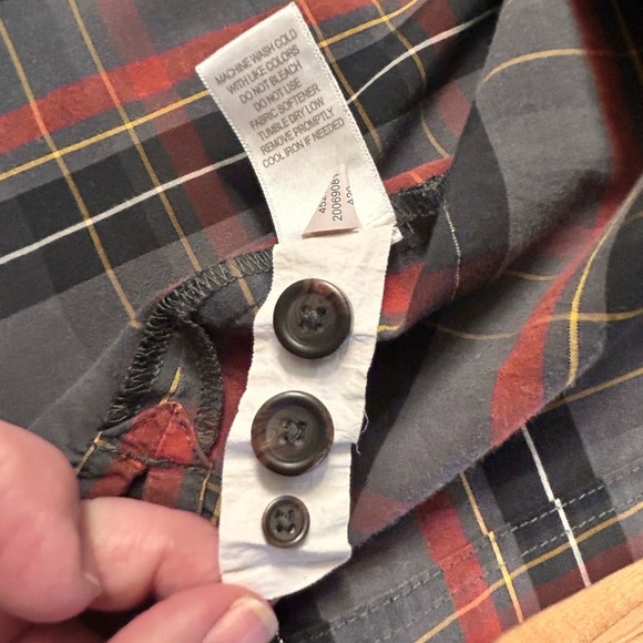 Duluth Trading Co Alaskan Hardgear Men's Plaid Shirt in Black and Red - Picture 6 of 9